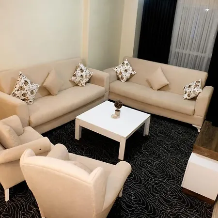 Safir House *
